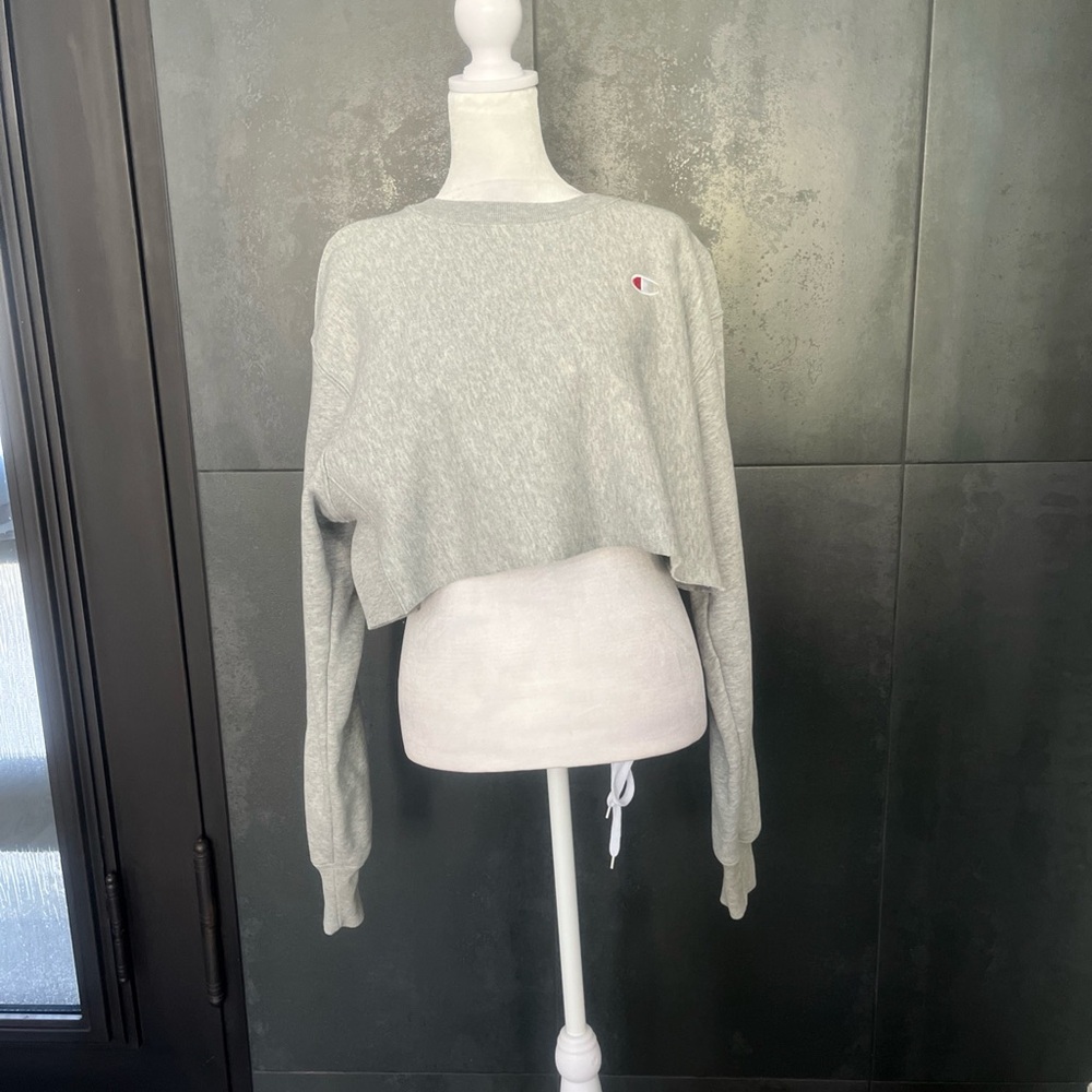 Champion Light Gray Cropped Sweatshirt with Logo
